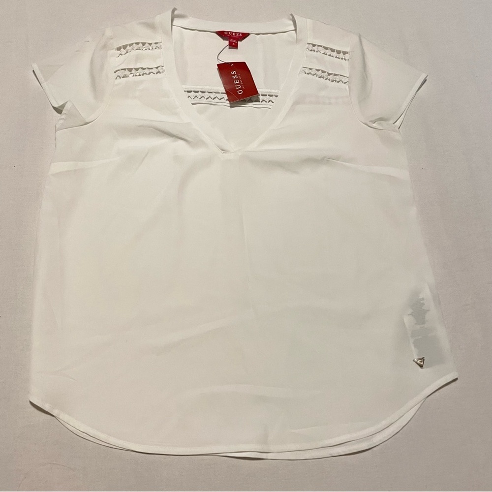 GUESS White SS Coyan Trim V-Neck Blouse Womens Size Small